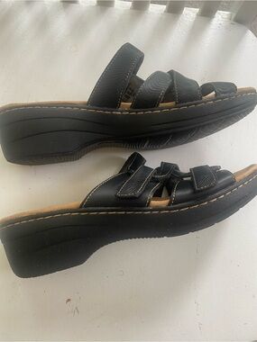 Clark’s  sandals size 9